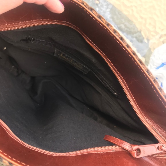 LJS COLLECTION brown woven leather crossbody bag - Picture 9 of 13